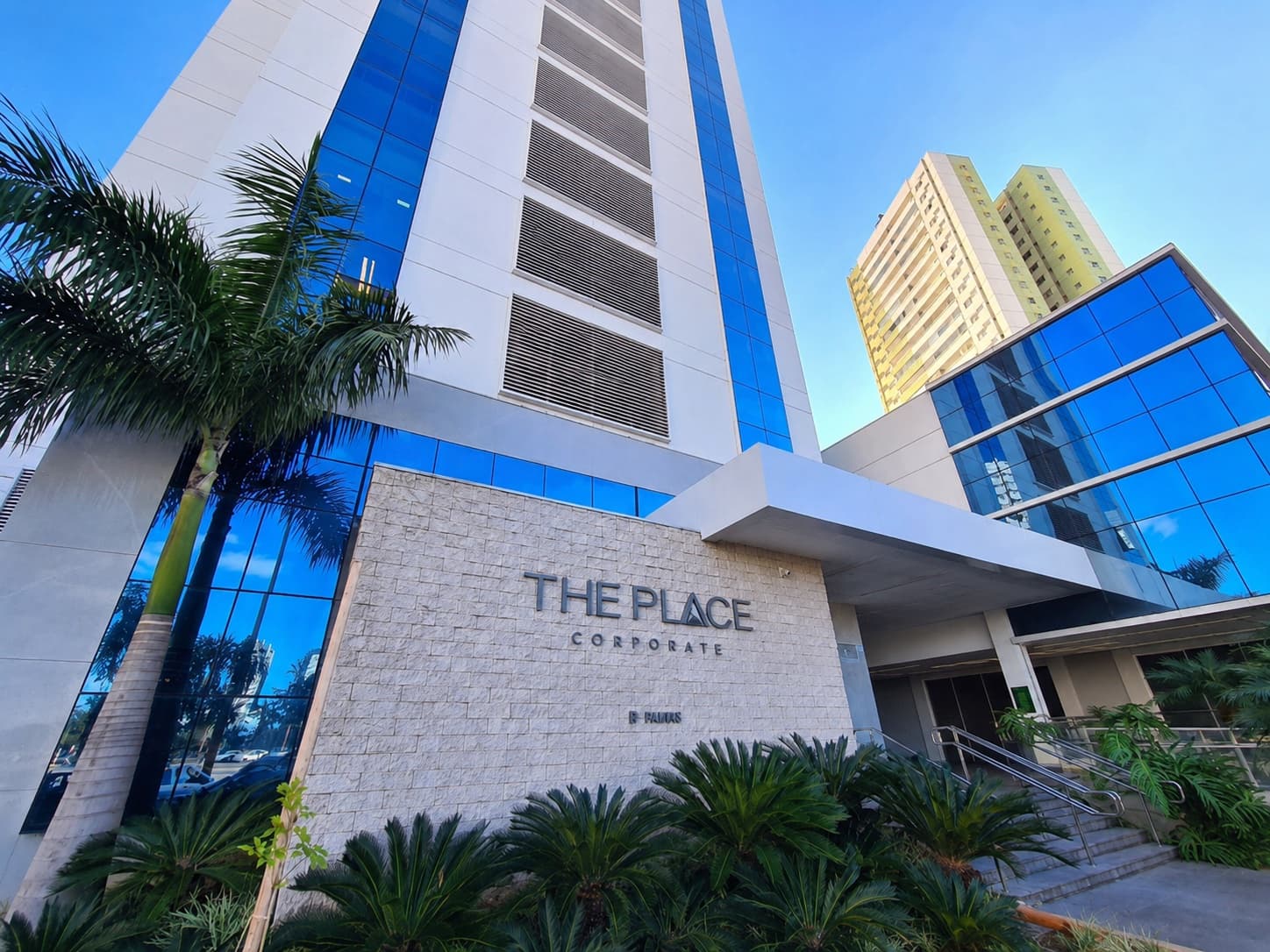 Fachada do The Place Corporate, sede da Urbania em Campo Grande/MS